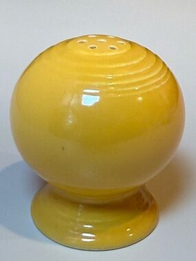 Fiestaware Vintage Original Yellow Ball Salt or Pepper Shaker (One)